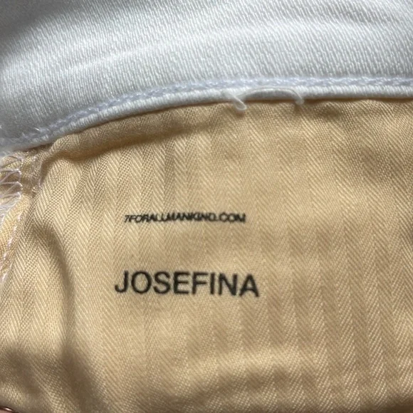 SOLD7 For All Mankind NWT Josefina Feminine Boyfriend Jeans in White Size 27 NEW - Picture 7 of 16